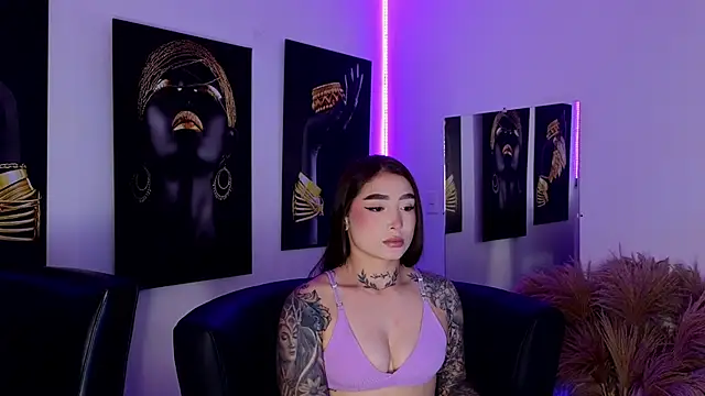  brenna hanson online show from November 15, 7:10 pm