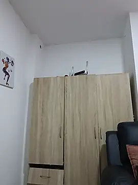 Snapshot of Issa_Km_ chatting on June 14, 11:40 pm Issa Km online show from June 14, 11:40 pm
