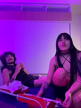 aangie  uwu online show from December 2, 3:04 am