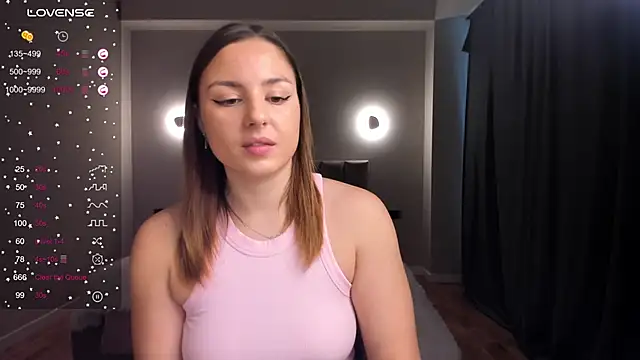 Snapshot of ThreeshaWhite chatting on February 19, 6:55 am ThreeshaWhite online show from February 19, 6:55 am