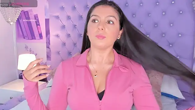 Snapshot of SamaraLincolnn chatting on May 5, 5:43 pm SamaraLincolnn online show from May 5, 5:43 pm