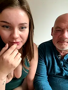 MaribelRiver online show from December 2, 12:54 pm