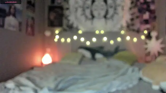 Anisawithlove online show from February 4, 7:00 pm