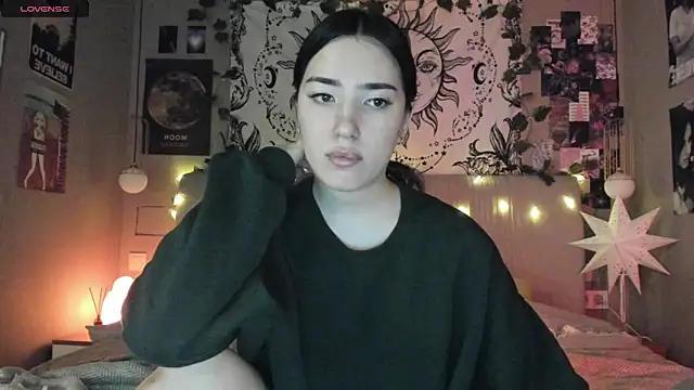 Anisawithlove online show from February 5, 4:25 pm