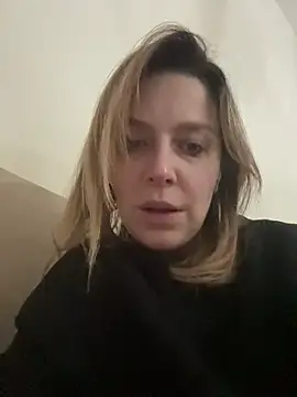 Snapshot of JulietteVolpeWyorika chatting on December 1, 2:44 pm JulietteVolpeWyorika online show from December 1, 2:44 pm