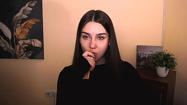 Lili magic online show from September 24, 12:30 pm