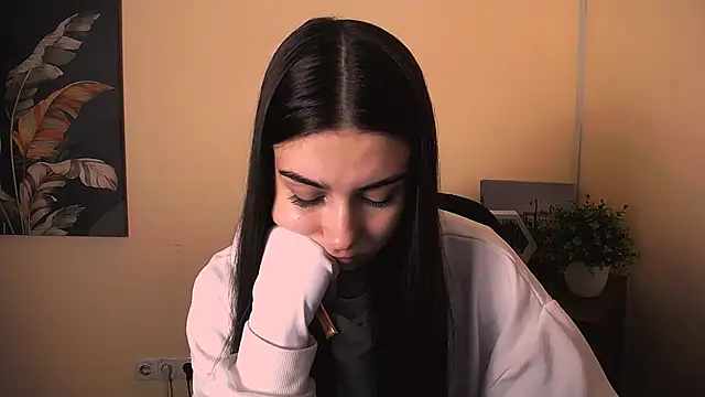 Lili magic online show from October 17, 7:00 am