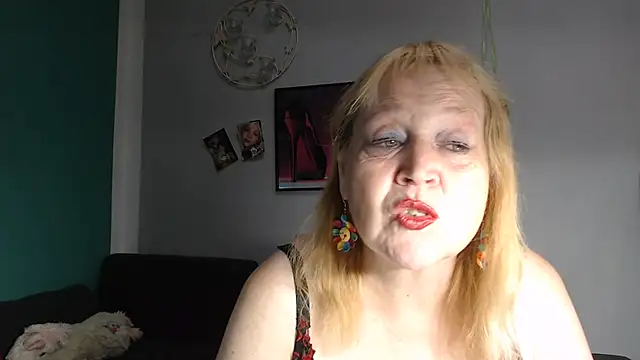 Blasflittchen online show from July 12, 1:13 pm