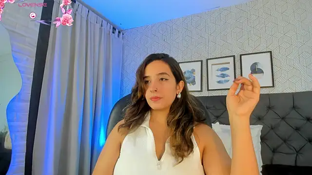 emma  smith1 online show from March 11, 1:34 pm