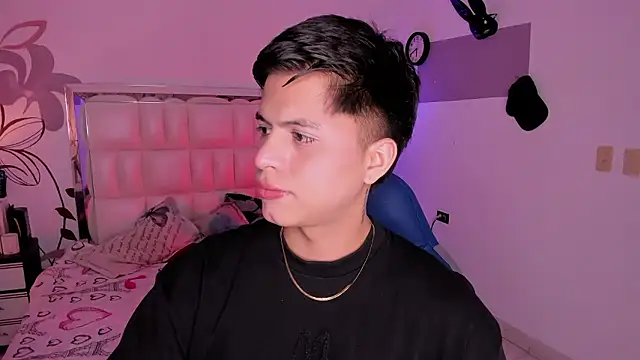 Snapshot of Niicky1_ chatting on December 3, 9:12 pm Niicky1  online show from December 3, 9:12 pm