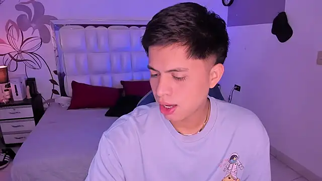 Snapshot of Niicky1_ chatting on December 7, 8:27 pm Niicky1  online show from December 7, 8:27 pm