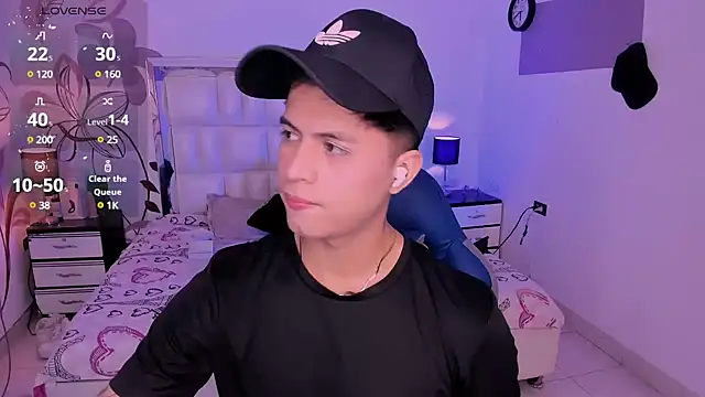 Snapshot of Niicky1_ chatting on December 11, 9:01 pm Niicky1  online show from December 11, 9:01 pm