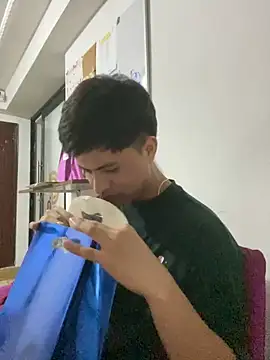 Snapshot of Niicky1_ chatting on December 15, 12:40 am Niicky1  online show from December 15, 12:40 am