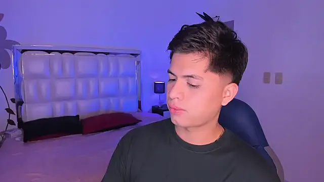 Snapshot of Niicky1_ chatting on January 7, 8:42 pm Niicky1  online show from January 7, 8:42 pm