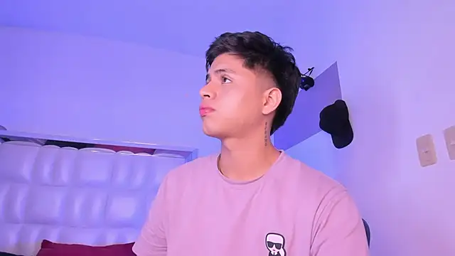 Snapshot of Niicky1_ chatting on January 9, 12:46 am Niicky1  online show from January 9, 12:46 am