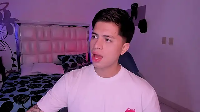 Snapshot of Niicky1_ chatting on January 11, 8:54 pm Niicky1  online show from January 11, 8:54 pm