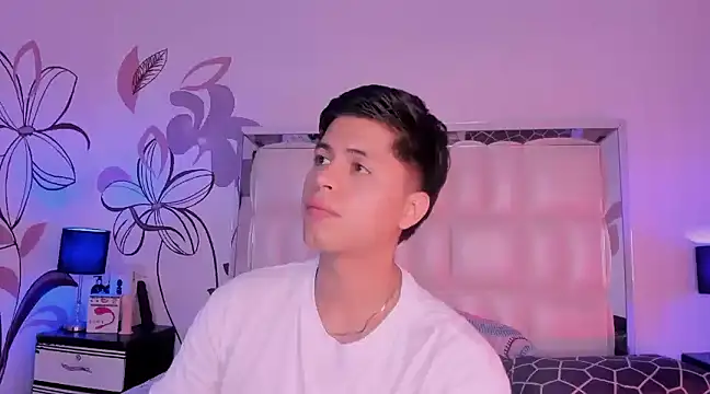 Snapshot of Niicky1_ chatting on January 15, 12:30 am Niicky1  online show from January 15, 12:30 am