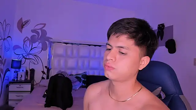 Snapshot of Niicky1_ chatting on January 24, 1:03 am Niicky1  online show from January 24, 1:03 am