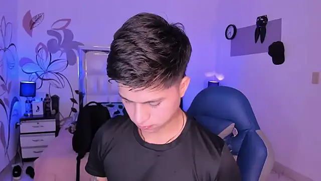 Snapshot of Niicky1_ chatting on January 25, 9:14 pm Niicky1  online show from January 25, 9:14 pm