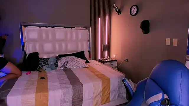 Snapshot of Niicky1_ chatting on March 6, 8:48 pm Niicky1  online show from March 6, 8:48 pm