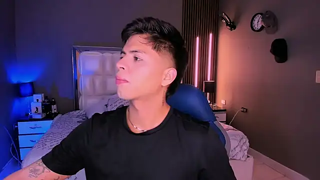 Snapshot of Niicky1_ chatting on March 14, 9:21 pm Niicky1  online show from March 14, 9:21 pm