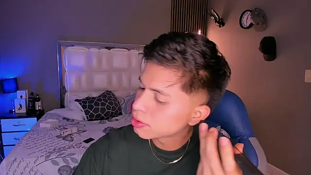 Snapshot of Niicky1_ chatting on March 15, 9:05 pm Niicky1  online show from March 15, 9:05 pm