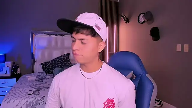 Snapshot of Niicky1_ chatting on March 19, 9:27 pm Niicky1  online show from March 19, 9:27 pm