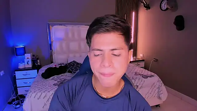 Snapshot of Niicky1_ chatting on March 20, 9:13 pm Niicky1  online show from March 20, 9:13 pm