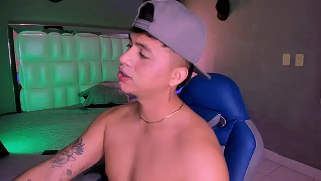 Niicky1  online show from December 1, 4:06 am