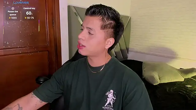 Snapshot of Niicky1_ chatting on December 21, 3:19 pm Niicky1 online show from December 21, 3:19 pm