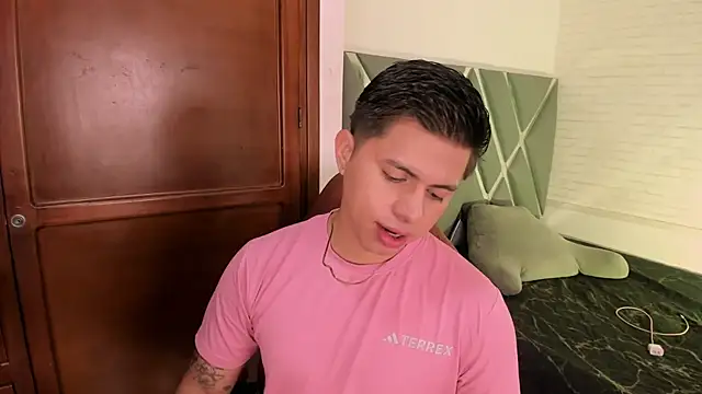 Snapshot of Niicky1_ chatting on January 9, 3:04 pm Niicky1 online show from January 9, 3:04 pm