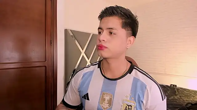 Snapshot of Niicky1_ chatting on January 18, 1:26 pm Niicky1 online show from January 18, 1:26 pm