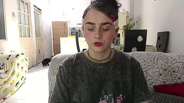 kitty22  online show from April 30, 2:45 pm