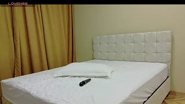 Linajill online show from March 12, 3:45 am