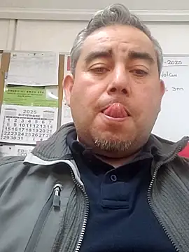 Snapshot of Manolete007x chatting on December 19, 10:39 pm Manolete007x online show from December 19, 10:39 pm