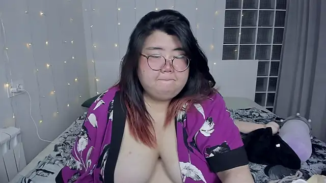 Nadine asian online show from December 12, 5:20 am