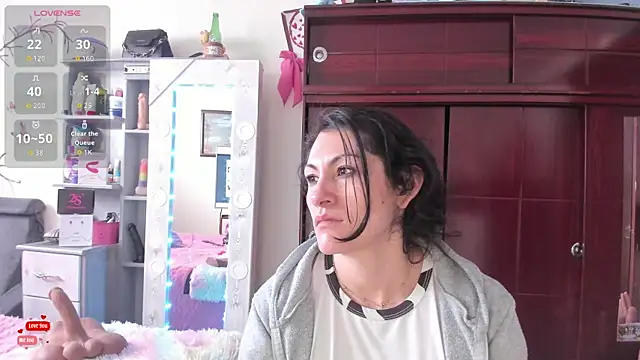 Rapunzeell  online show from June 18, 2:21 pm