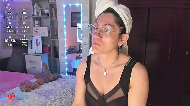 Rapunzeell  online show from July 14, 11:38 am