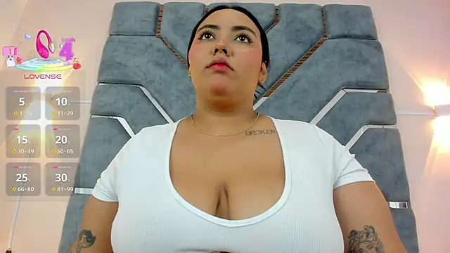 LucciaPorter online show from November 6, 9:37 pm