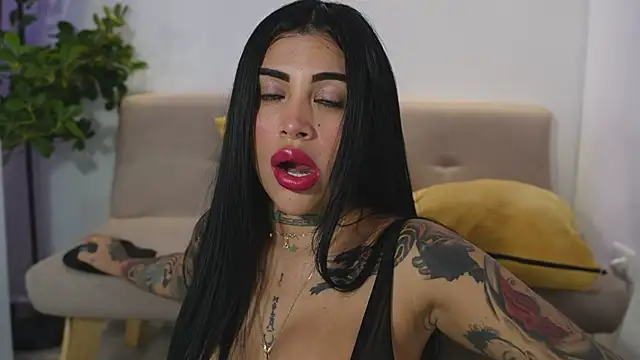 Snapshot of Sofhia_cruz chatting on May 21, 7:32 pm Sofhia cruz online show from May 21, 7:32 pm