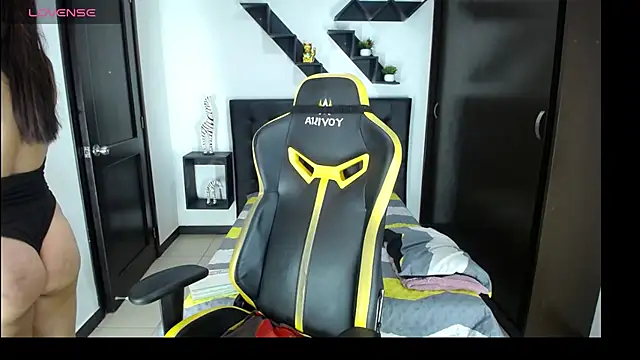 kendalladam online show from January 15, 9:07 pm