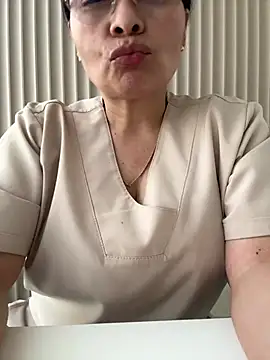 Snapshot of Janna099 chatting on July 6, 6:21 pm Janna099 online show from July 6, 6:21 pm