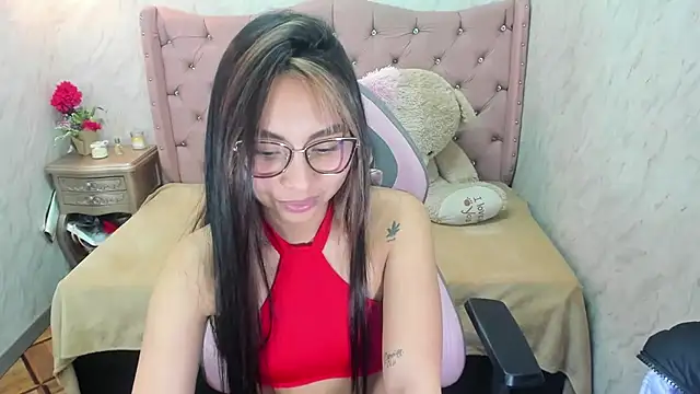 Snapshot of XSmaggiiee chatting on January 18, 6:03 am XSmaggiiee online show from January 18, 6:03 am