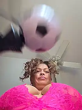 Snapshot of Erotic_and_Exotic chatting on June 27, 8:25 pm Erotic and Exotic online show from June 27, 8:25 pm