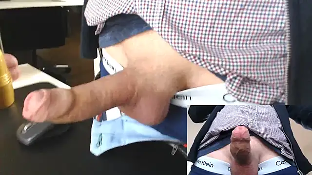 Snapshot of sperma_tributes chatting on November 18, 7:57 am sperma tributes online show from November 18, 7:57 am