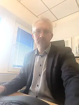 tom-swede online show from December 5, 1:06 pm