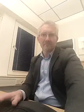 tom-swede online show from January 8, 3:39 pm