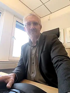 tom-swede online show from October 21, 2:51 pm