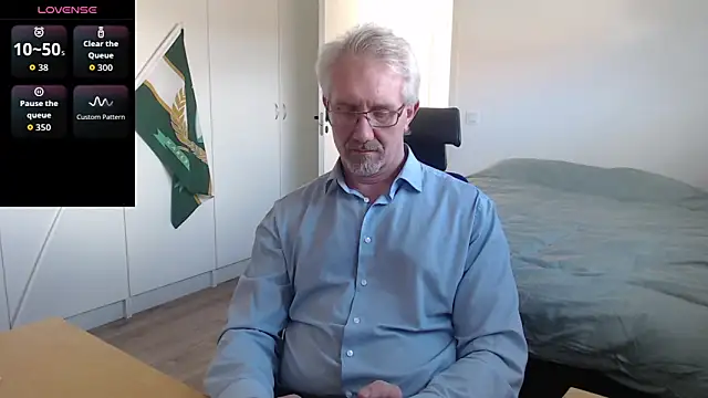 Snapshot of tom-swede chatting on March 27, 1:33 pm tom-swede online show from March 27, 1:33 pm