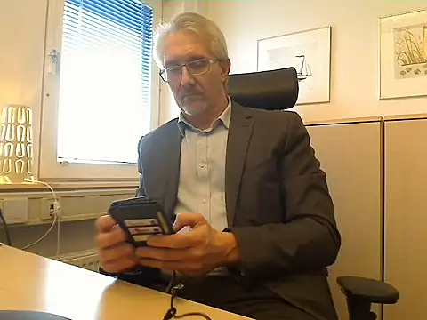 Snapshot of tom-swede chatting on April 2, 12:47 pm tom-swede online show from April 2, 12:47 pm